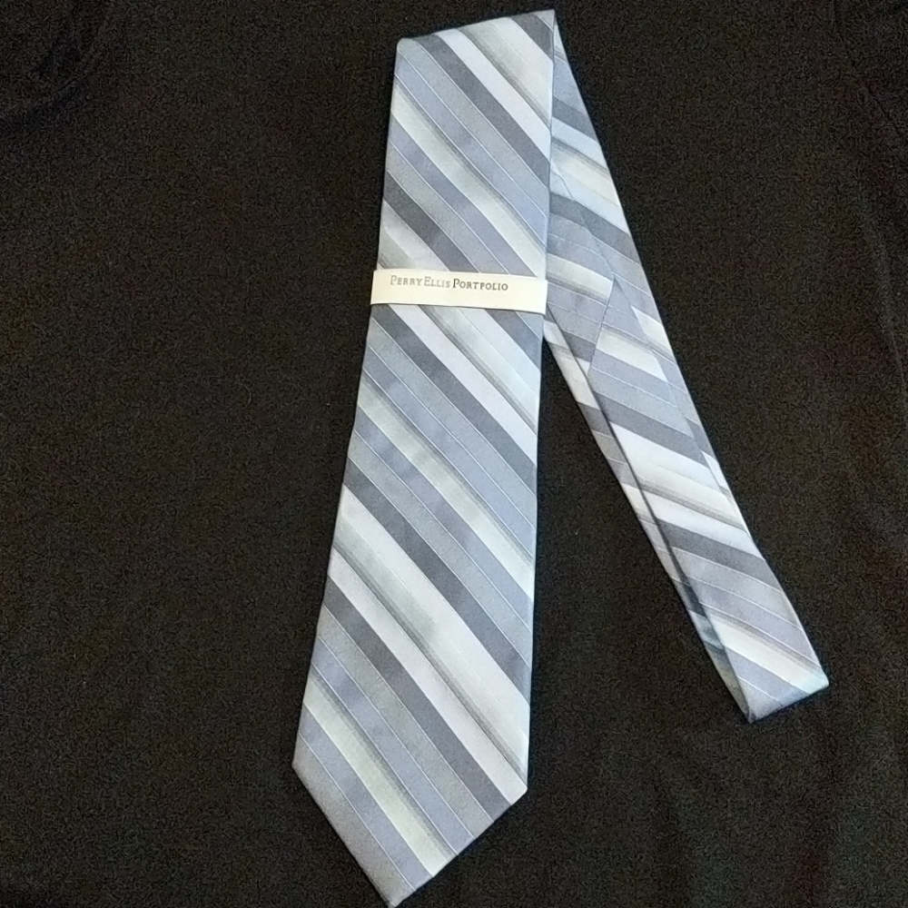 Men's Perry Ellis Portfolio silk tie NWT